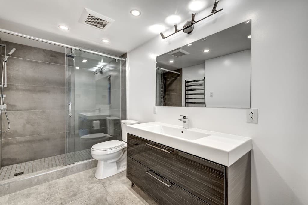 I & F Bathrooms