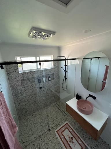 Banana Bathrooms — Customer photo